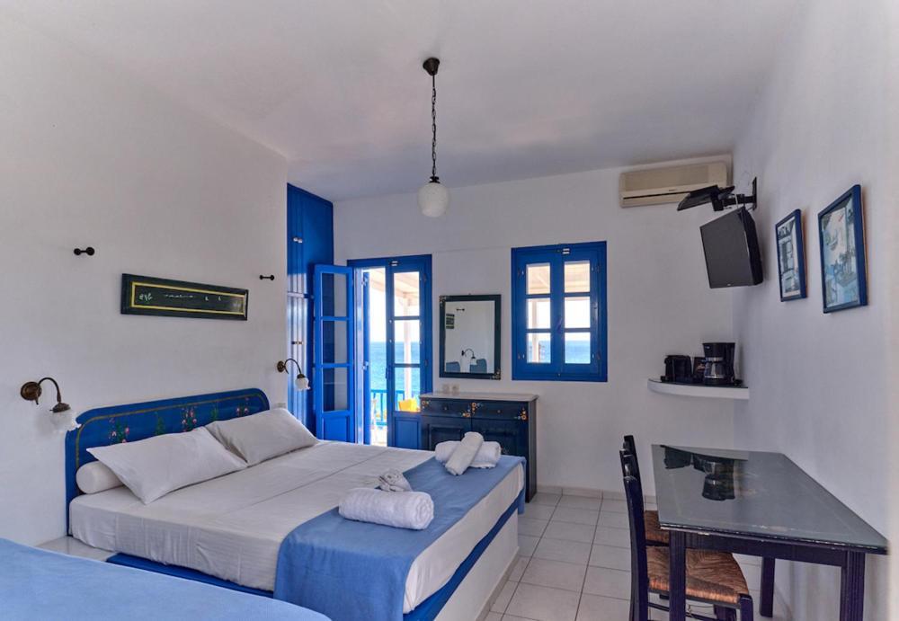 Blue Dolphin Antiparos Villas And Suites Agios Georgios  Dış mekan fotoğraf
