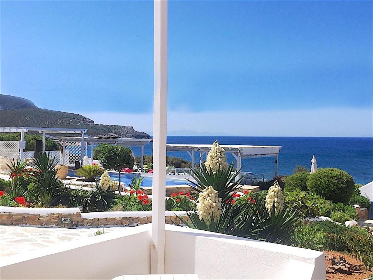 Blue Dolphin Antiparos Villas And Suites Agios Georgios  Dış mekan fotoğraf