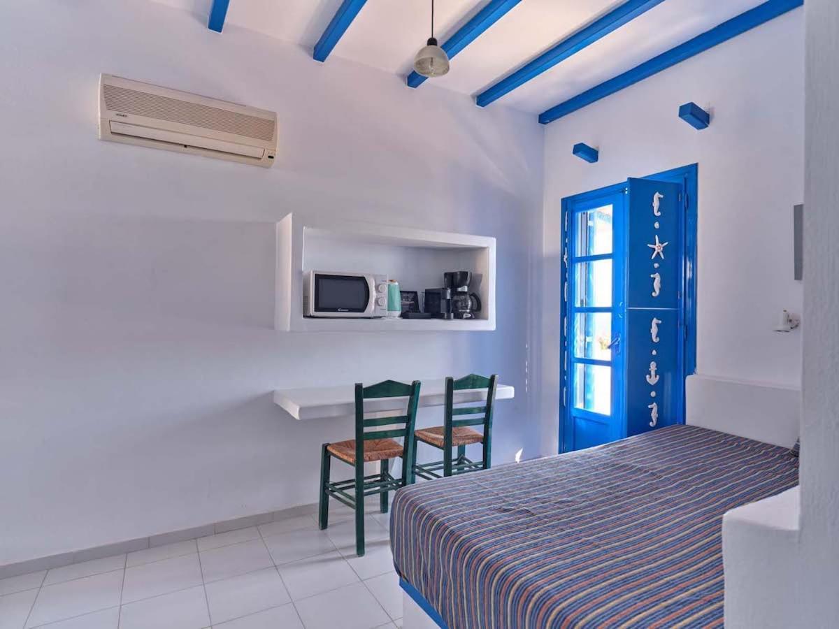 Blue Dolphin Antiparos Villas And Suites Agios Georgios  Dış mekan fotoğraf
