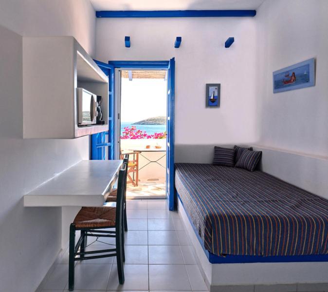 Blue Dolphin Antiparos Villas And Suites Agios Georgios  Dış mekan fotoğraf
