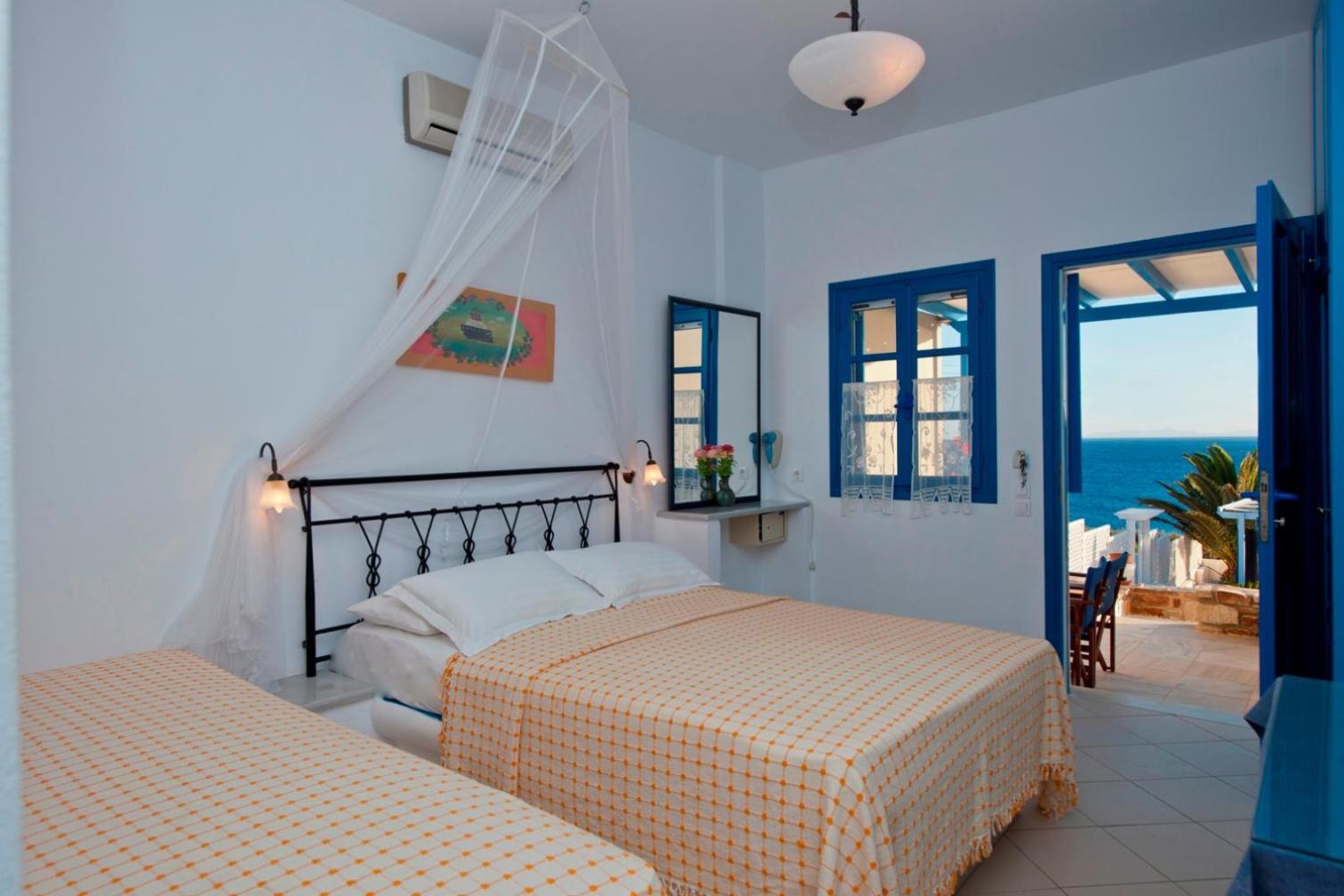 Blue Dolphin Antiparos Villas And Suites Agios Georgios  Dış mekan fotoğraf