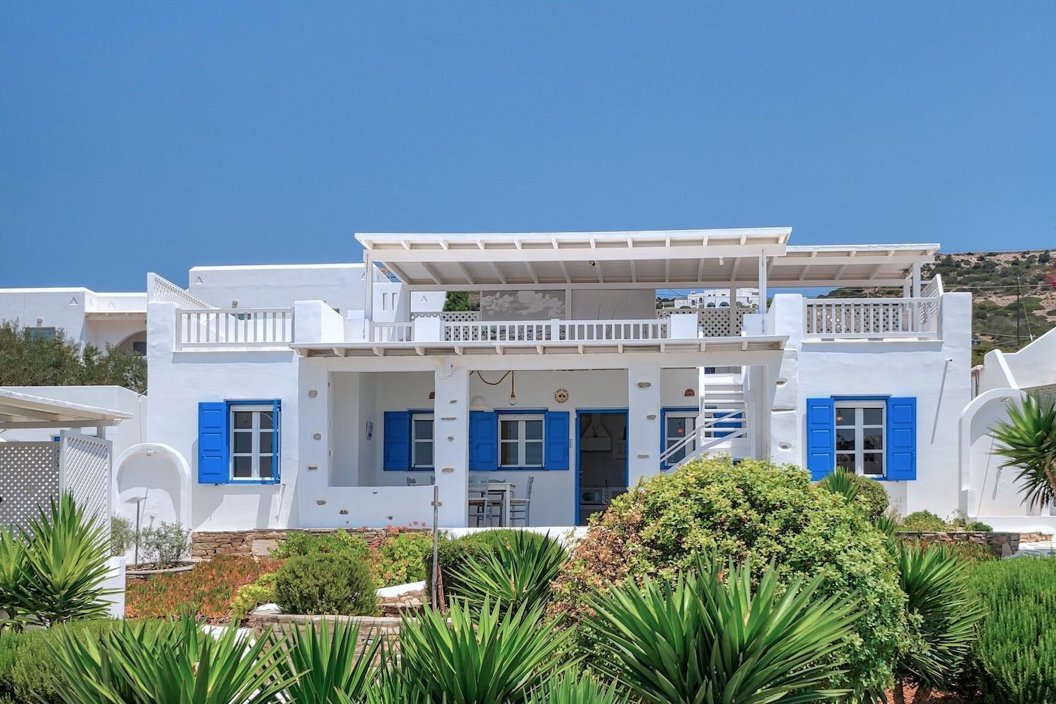 Blue Dolphin Antiparos Villas And Suites Agios Georgios  Dış mekan fotoğraf
